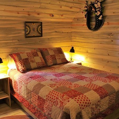 Silver Cabin In The Western Barn Монтичелло Экстерьер фото