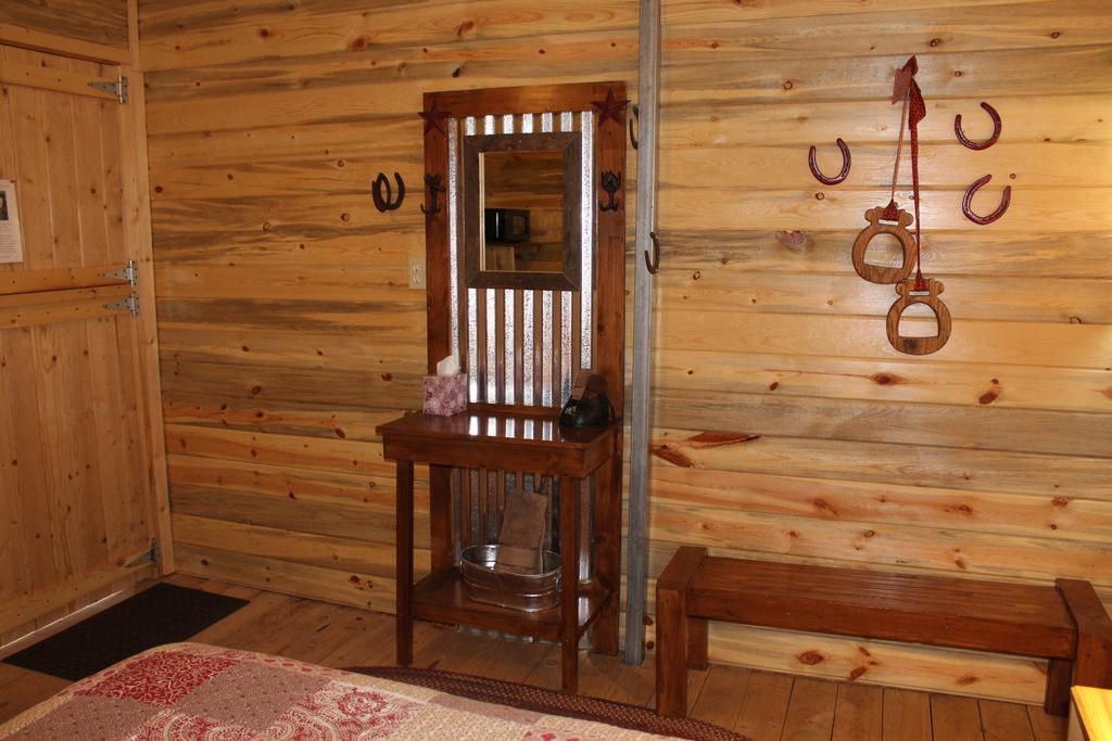 Silver Cabin In The Western Barn Монтичелло Экстерьер фото